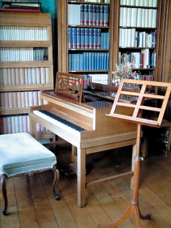 Gregynog Hall Pensionat Tregynon Eksteriør billede